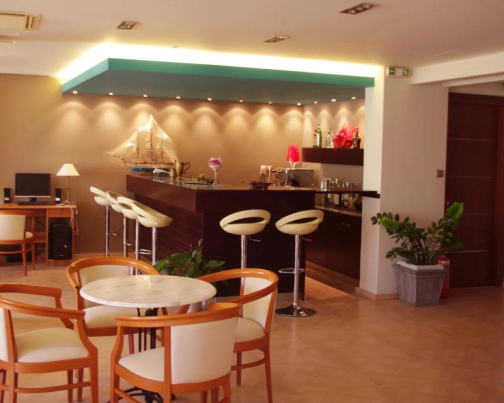 фото Saronis Hotel