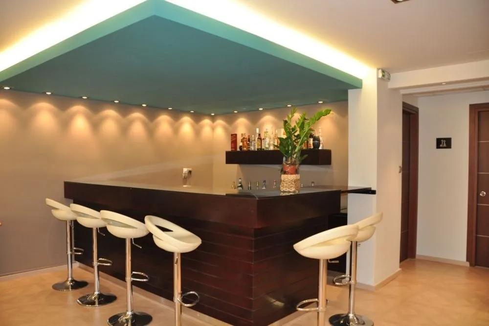 фото Saronis Hotel