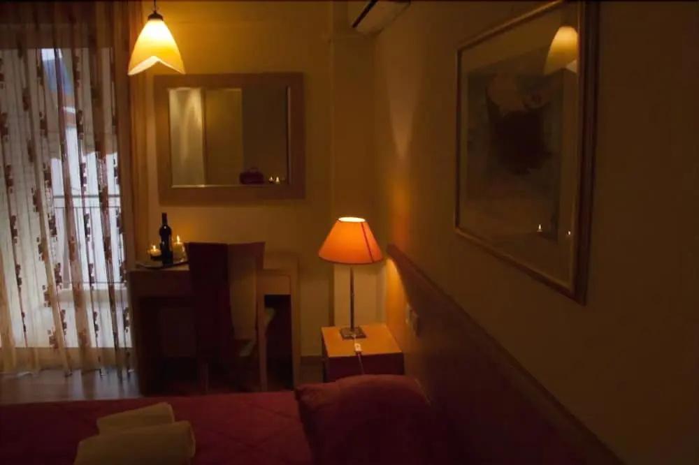 фото Saronis Hotel