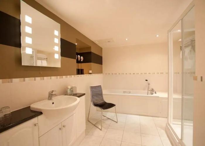 The Townhouse Hotel