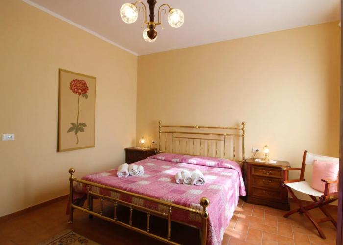 Stunning Private Villa for 4 Guests With Wifi, Private Pool, TV, Veranda, Pets Allowed and Parking