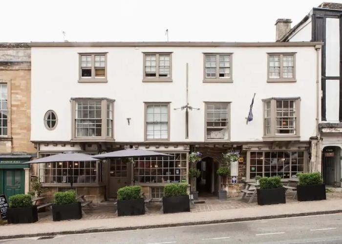 The Highway Inn