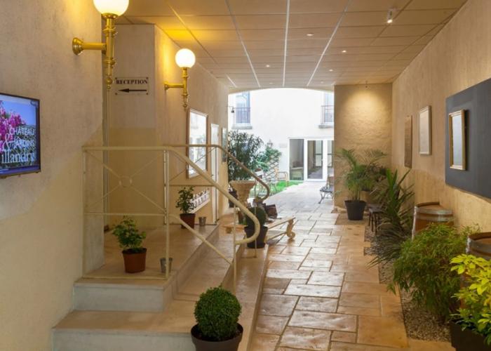 Brit Hotel Chinon le Lion d'Or