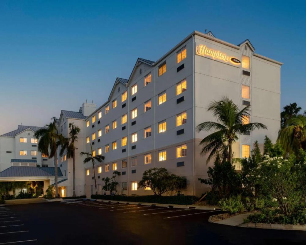 Hampton by Hilton Grand Cayman Seven Mile Beach