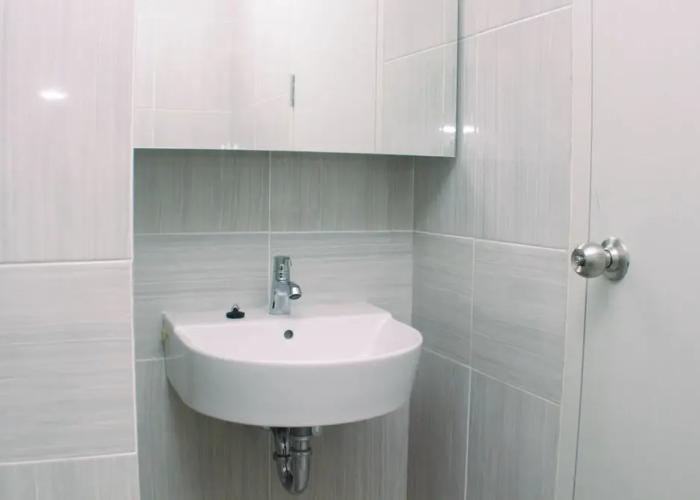 Homey And Minimalist Studio At Vasanta Innopark Apartment