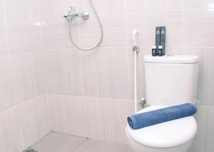 Homey And Minimalist Studio At Vasanta Innopark Apartment