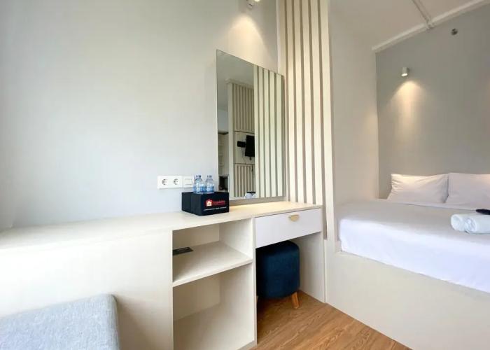 Homey And Elegant Studio Vasanta Innopark Apartment