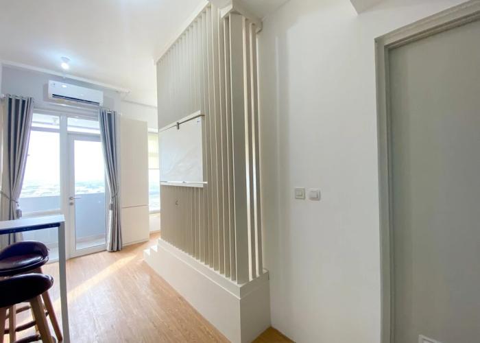 Homey And Elegant Studio Vasanta Innopark Apartment
