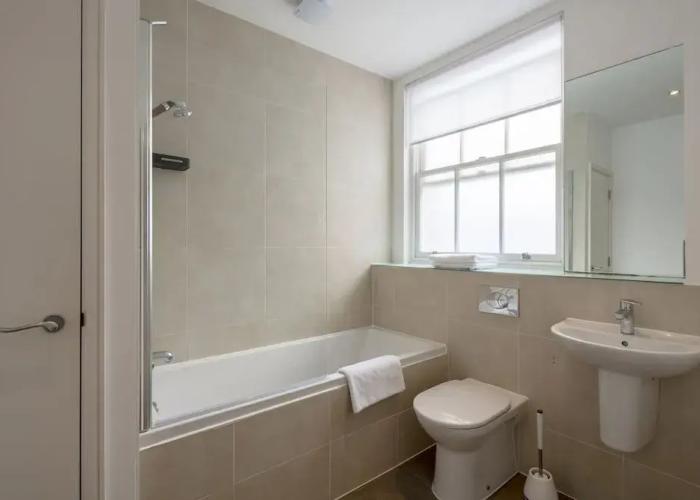 Luxurious Private One Bedroom Apartment