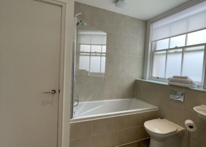 Luxurious Private One Bedroom Apartment