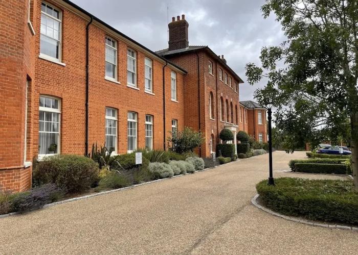 Luxurious Private One Bedroom Apartment