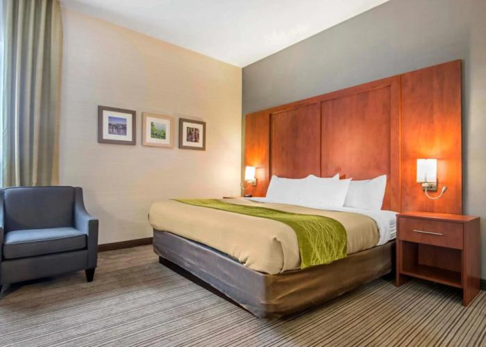 Comfort Inn & Suites