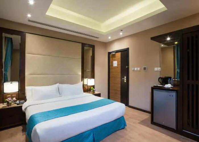 Naviti Warwick Dammam