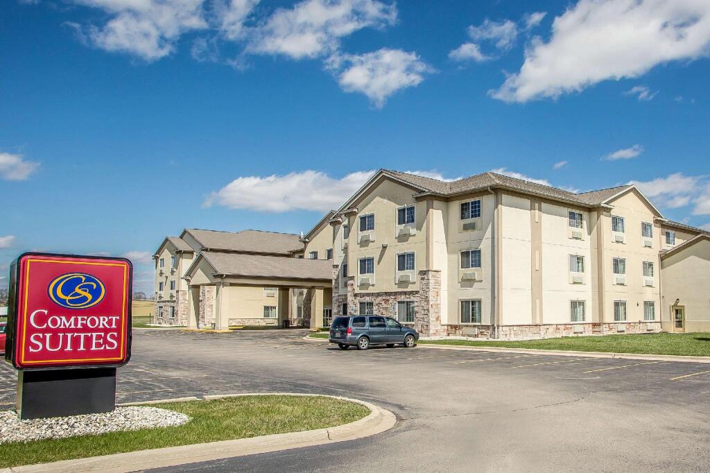 Comfort Suites Delavan - Lake Geneva Area