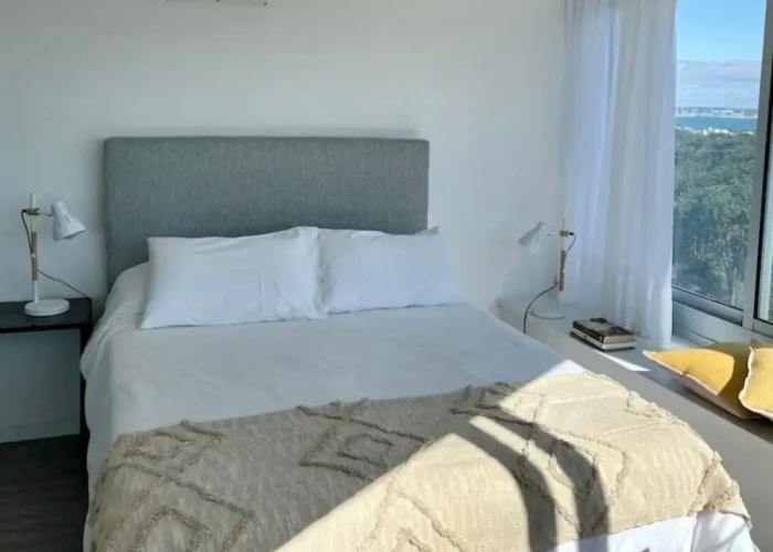 2 bed apartment Ocean Drive Country Bldg