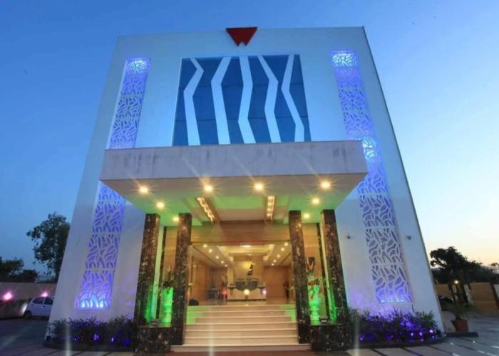 Wingston A Treehouse Hotel-Goverdhan