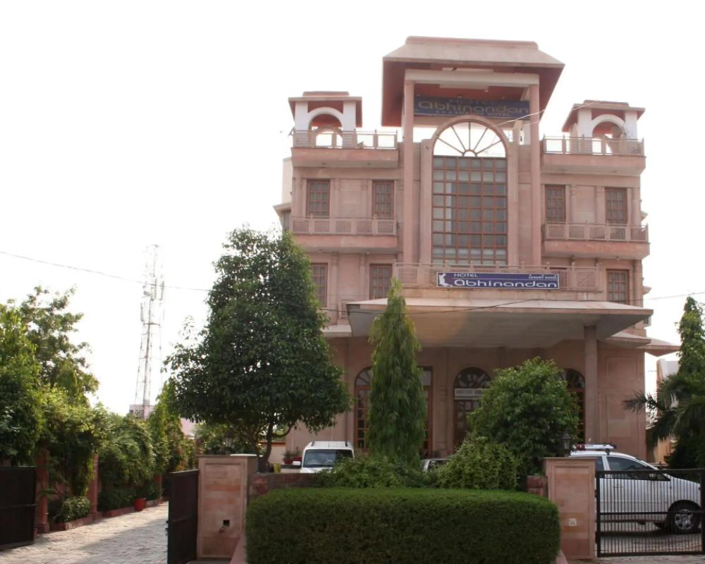 фото Abhinandan