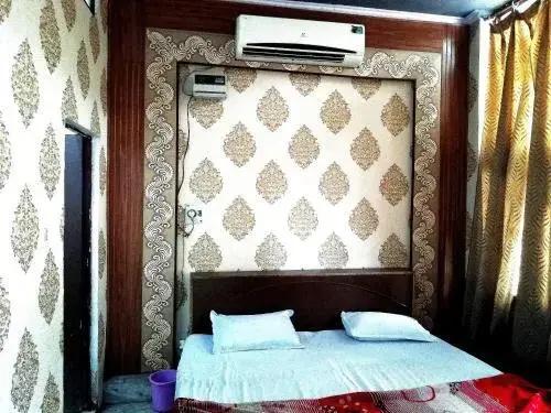 Abhiraj Guest House