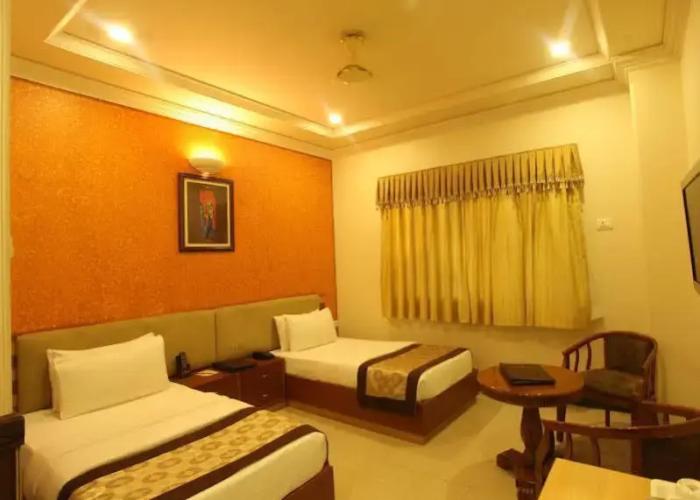 Wingston A TreeHouse Hotel Mathura