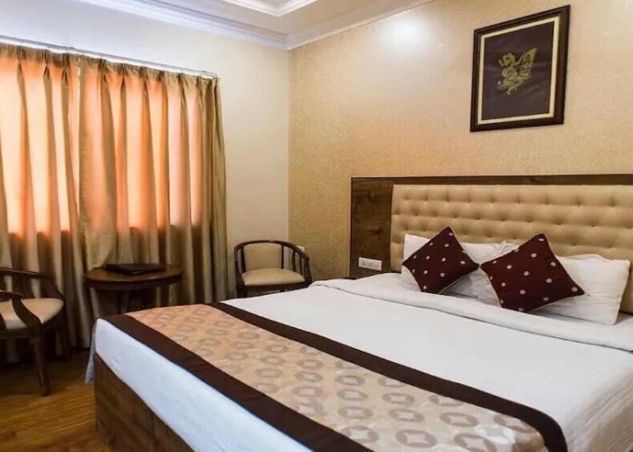 Wingston A TreeHouse Hotel Mathura