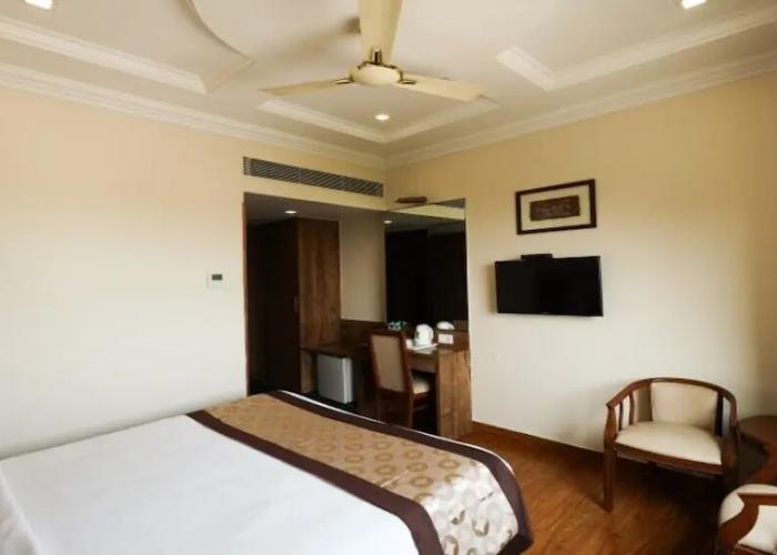 Wingston A TreeHouse Hotel Mathura