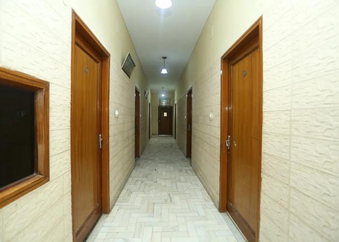 Capital O 15091 Gaurav Boarding House