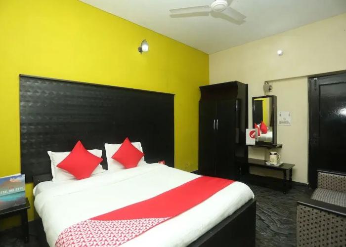 Capital O 15091 Gaurav Boarding House