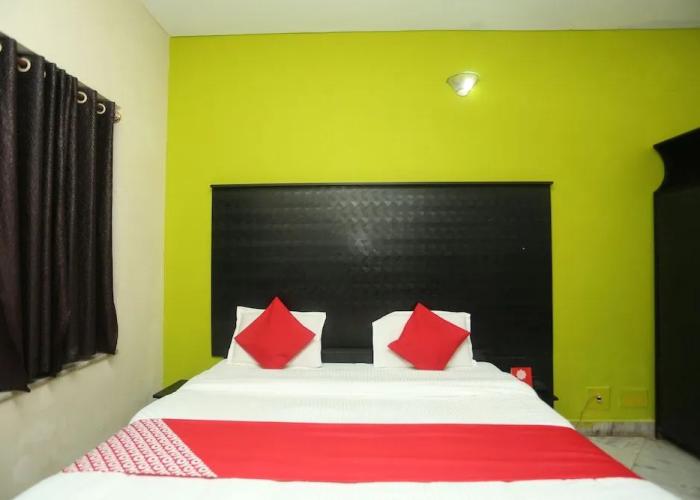 Capital O 15091 Gaurav Boarding House