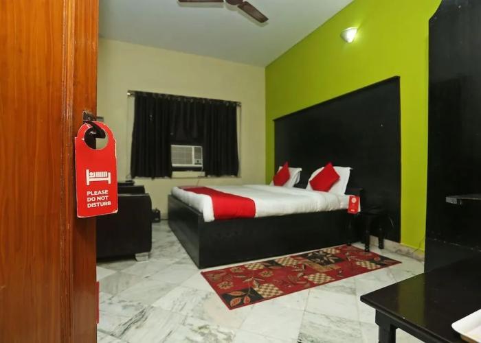 Capital O 15091 Gaurav Boarding House