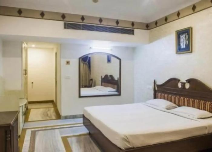 Hotel Shiraaz 1