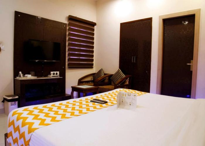 FabHotel Diamond