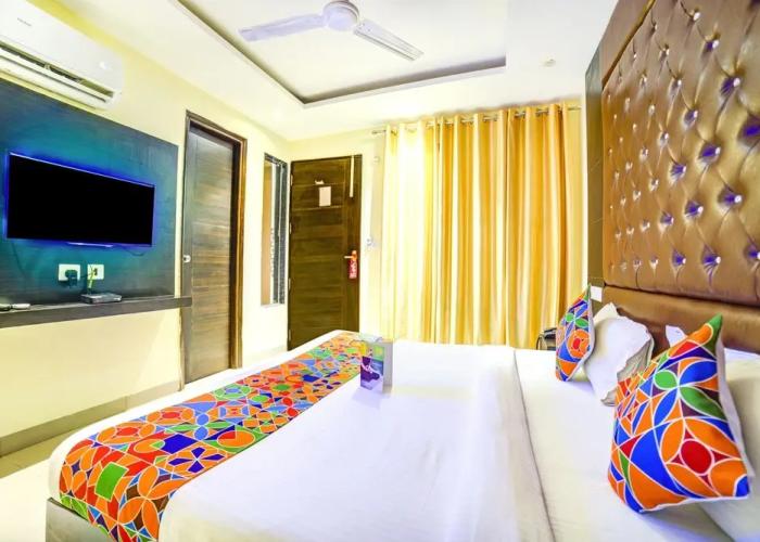 FabHotel Diamond