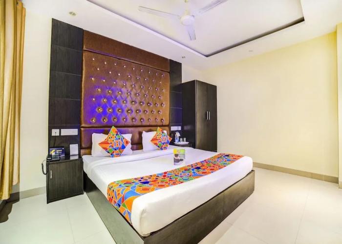 FabHotel Diamond