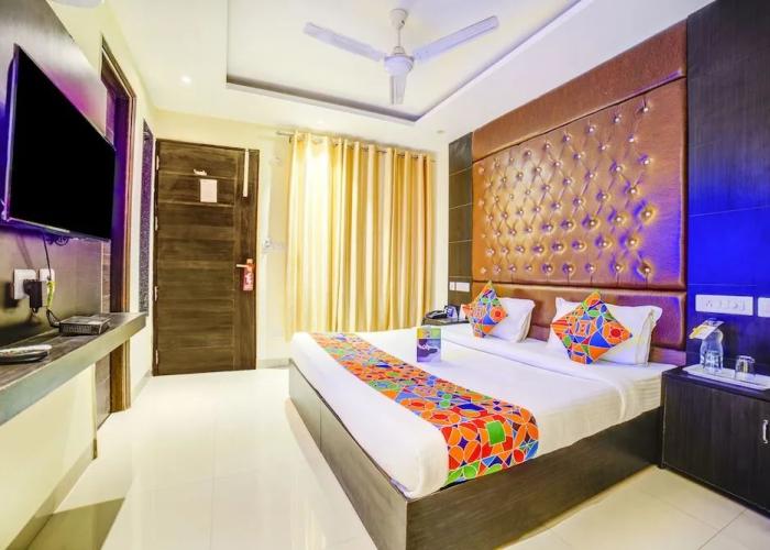FabHotel Diamond