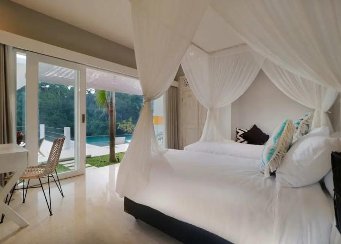 Limitless Jungle Villas Complex, 5 BR, Ubud With Staff