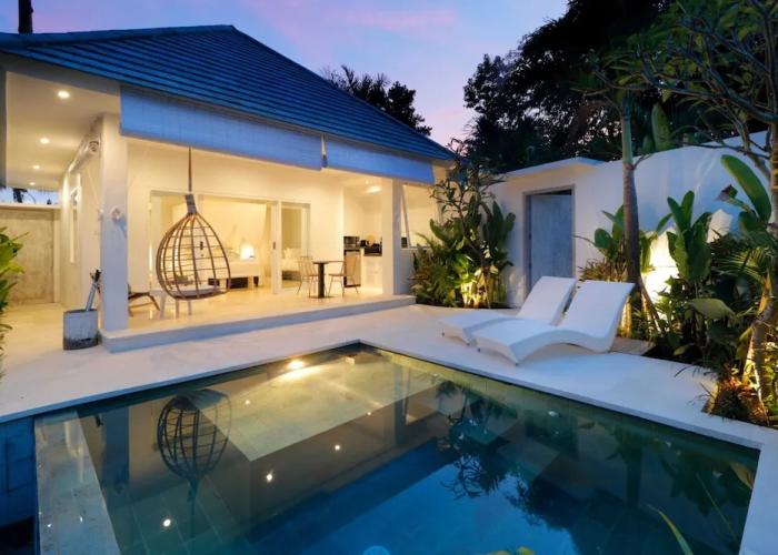 Romantic Jungle Villa, 1 BR, Ubud With Staff