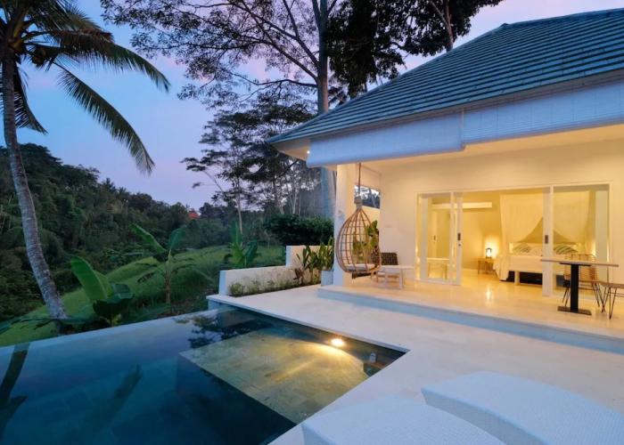 Romantic Jungle Villa, 1 BR, Ubud With Staff