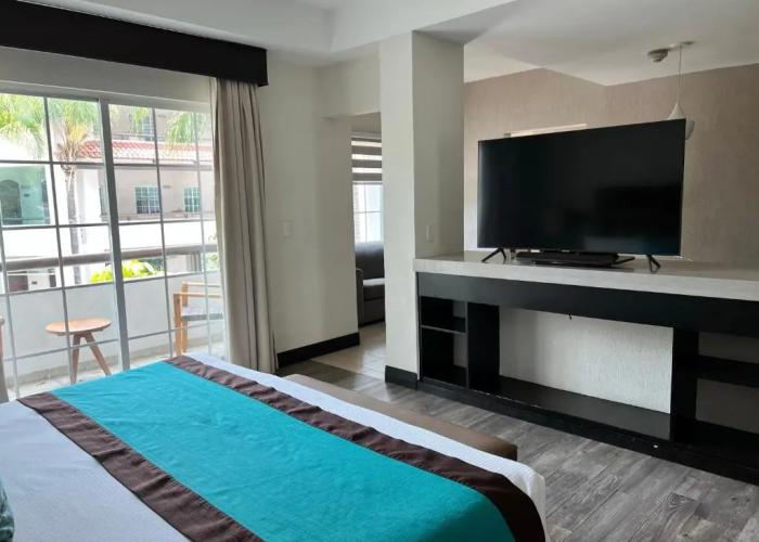 Aurea Hotel and Suites
