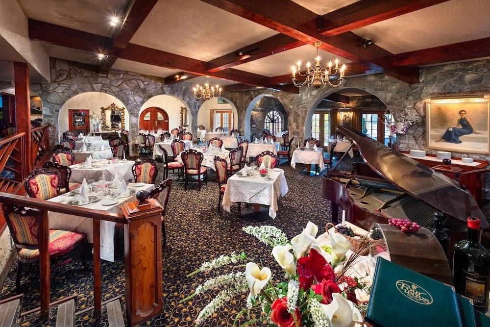 фото Fourways Inn
