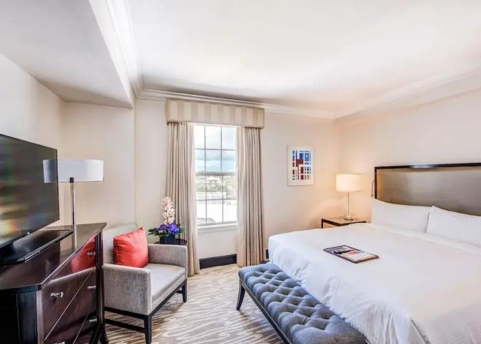 Hamilton Princess - Fairmont Gold Experience