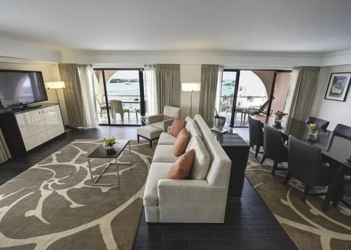 Hamilton Princess - Fairmont Gold Experience