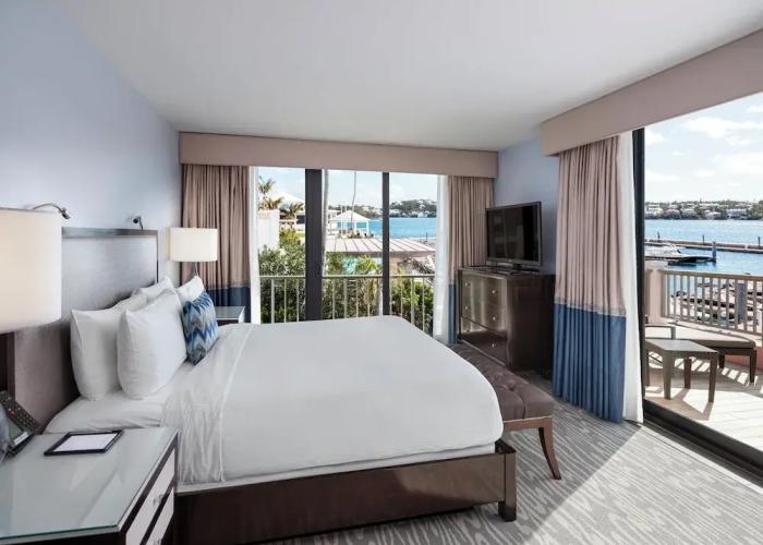 Hamilton Princess - Fairmont Gold Experience