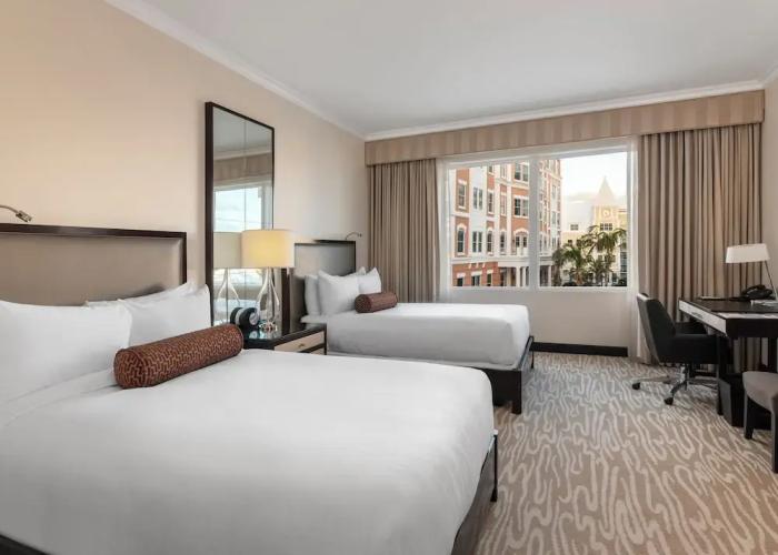 Hamilton Princess - Fairmont Gold Experience