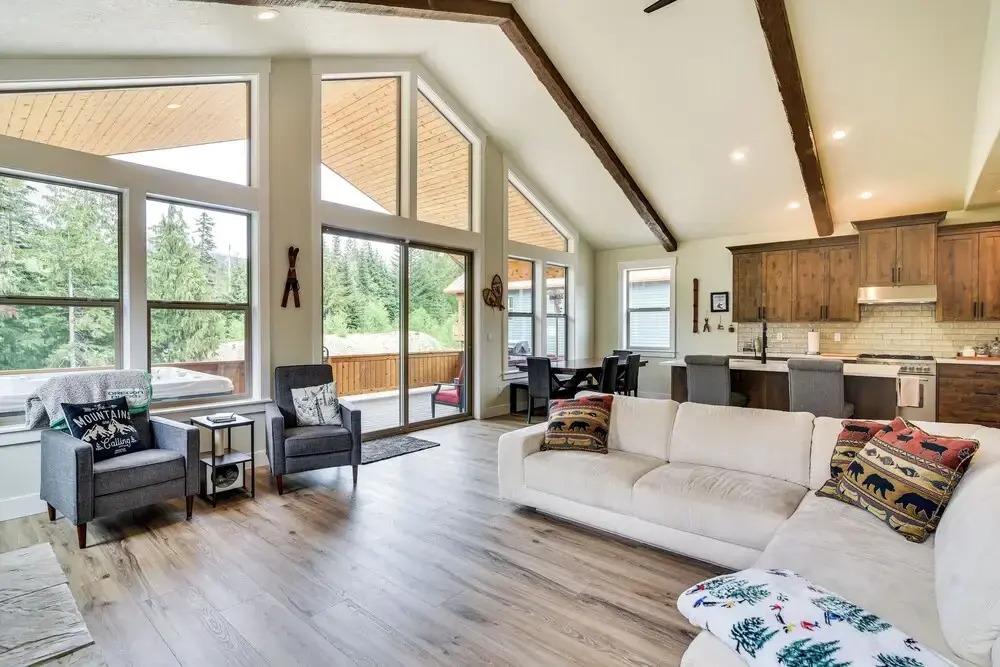 Government Camp Vacation Rental w/ Private Hot Tub