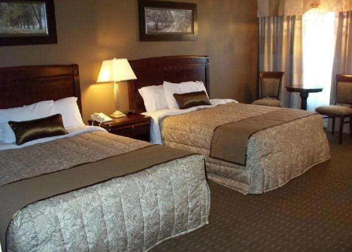 Festival Courtyard Inn