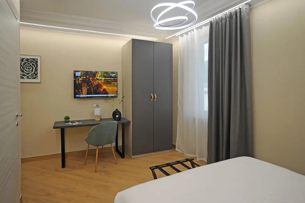фото Mom Apartment Rooms&Suites