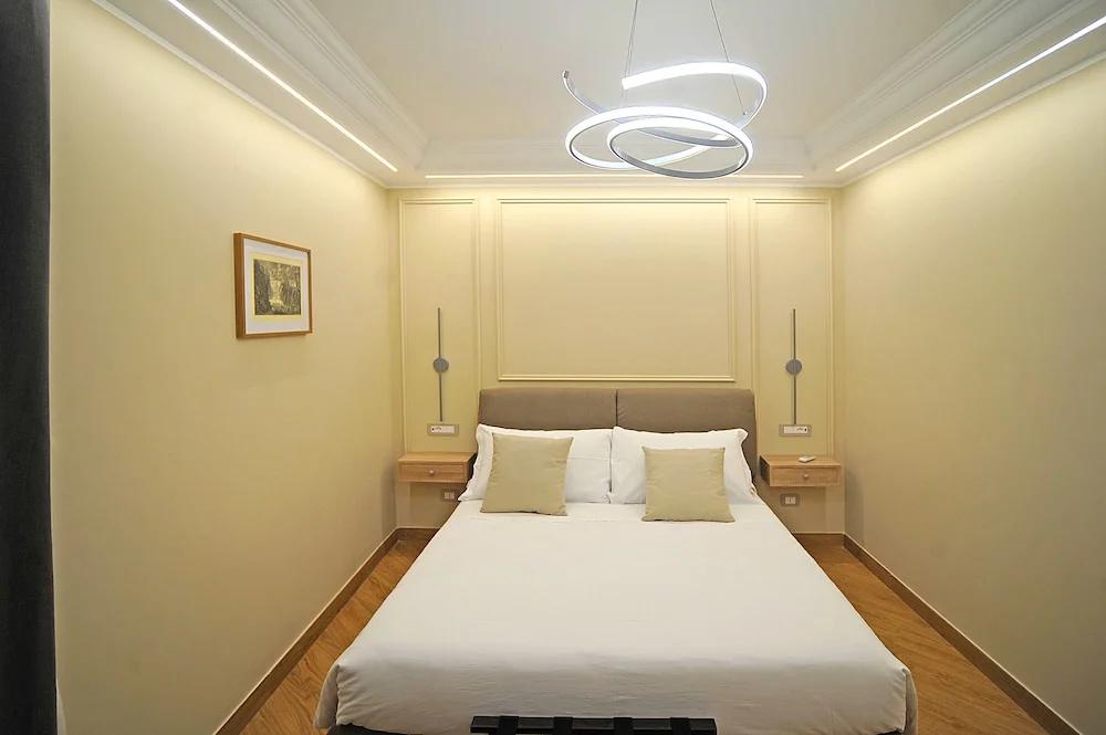 фото Mom Apartment Rooms&Suites