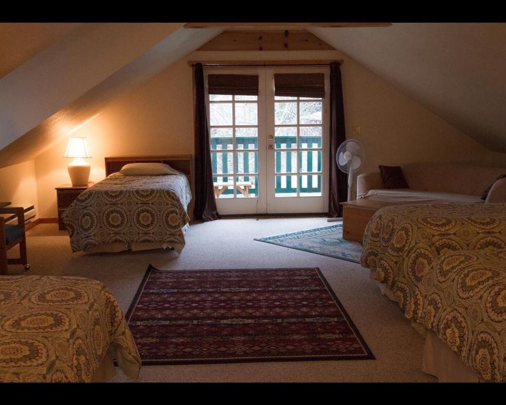 Whittaker's Motel & Historic Bunkhouse