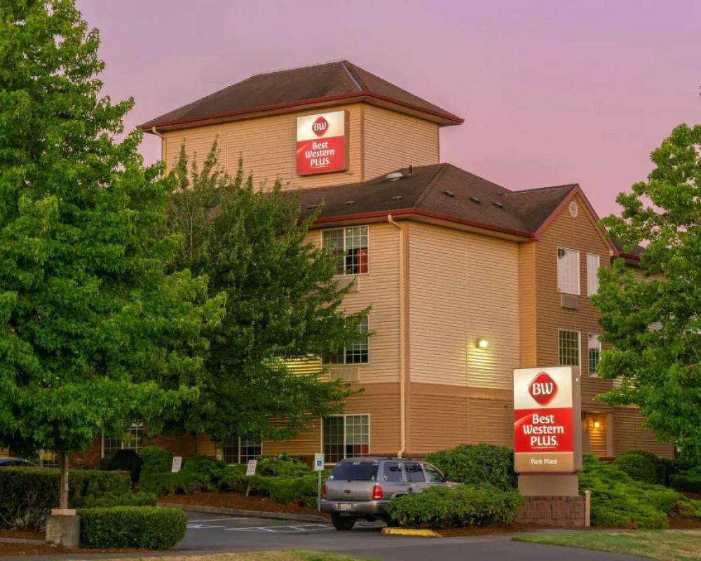 Best Western Plus Park Place Inn & Suites