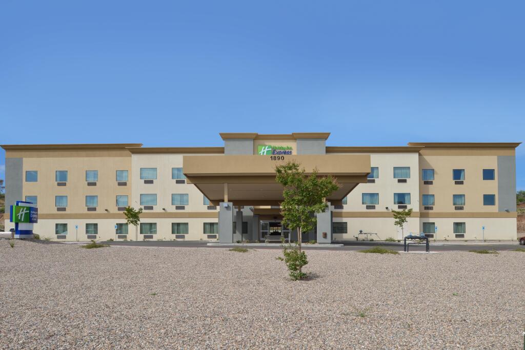 Holiday Inn Express & Suites Globe by IHG